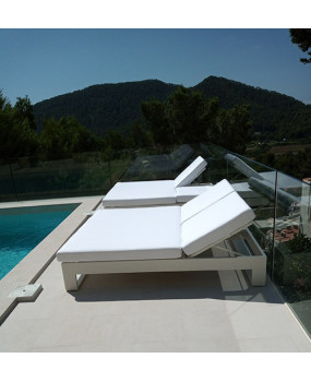 Double outdoor daybeds with nautical fabric cushion - Outdoor day beds - Cactus Home Decor